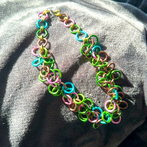 Fun and sassy chainmail necklace - Picture 1 of 4